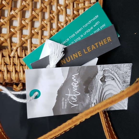 Made by Hand in Vietnam Woven Rectangle Purse with Caning Center - Picture 2 of 8